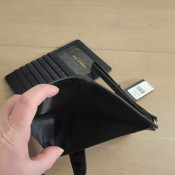 London Fog Sophie Crocodile Wristlet NWT - Picture 8 of 11